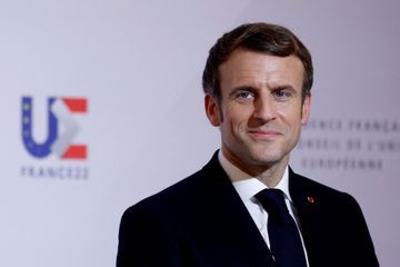 Macron annonce une stratégie nationale de lutte contre l'endométriose