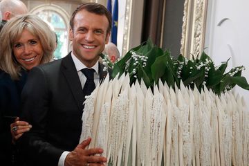 Macron maintient la cérémonie du muguet du 1er mai à l'Elysée, mais en petit comité