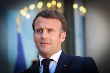 Macron va recevoir les anciens collaborateurs de Mitterrand à l'Elysée