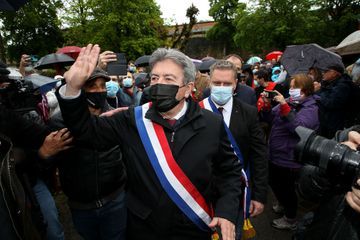 Manifestation des policiers : les politiques s'y pressent... sauf Mélenchon