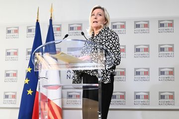 Marine Le Pen réclame l'abandon des sanctions contre la Russie, qui «ne servent à rien»