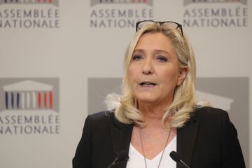 Marine Le Pen veut que les médecins de ville puissent prescrire la chloroquine