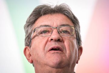Mélenchon: «Matignon ne s'éloigne pas mais se rapproche»