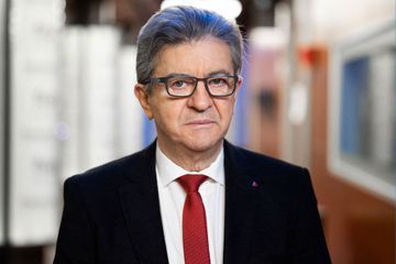 Mélenchon ne donnera pas de consigne de vote en cas de duel Macron-Le Pen