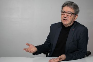 Mélenchon plaide pour acheter des vaccins à la Russie, Cuba ou la Chine