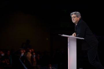 Mélenchon veut en finir avec les fermes usines