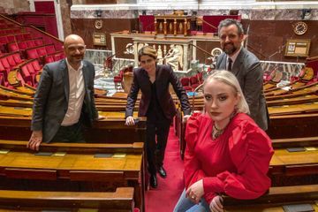 Mila, visite symbolique à l'Assemblée