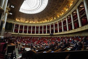 Moment d'unité au Parlement pour le message de Macron en soutien à l'Ukraine