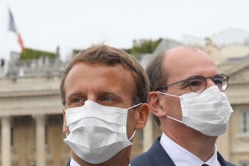 Pour Macron, un capital de popularité respectable... avant une rentrée risquée
