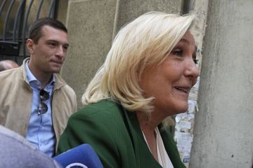 Pour Marine Le Pen, « Mélenchon, c'est l'abandon de la laïcité, des valeurs républicaines, de la défense des femmes »