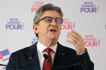 Pour Nobel de la Paix, Mélenchon propose Assange, 