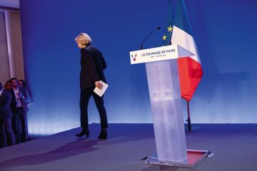 Présidentielle : des partis laminés et ruinés