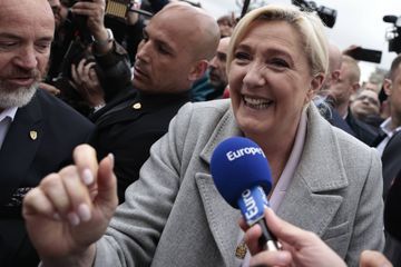 Présidentielle : «La peur, seul argument» qui reste à Macron, selon Le Pen