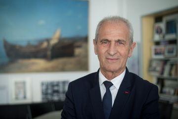 Présidentielle: le maire de Toulon, Hubert Falco (ex-LR), soutient Emmanuel Macron