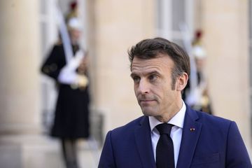 Présidentielle: Macron envisage de repousser l'âge de la retraite à 65 ans, selon Les Echos