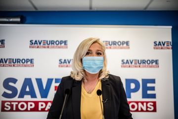 Présidentielle : Marine Le Pen invite Dupont-Aignan à la rejoindre pour ne pas 