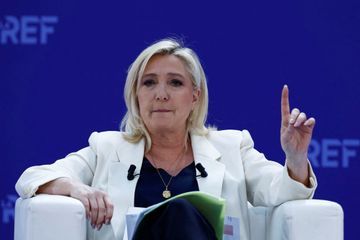 Présidentielle : Marine Le Pen suspend sa campagne «jusqu'à l'obtention des parrainages»