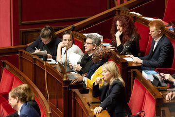 Réforme des retraites : la gauche puis LR quittent l'Hémicycle