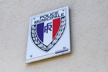 Refus d'obtempérer à Paris: garde à vue des policiers levée sans poursuites à ce stade