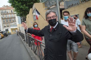 Régionales : Jean-Luc Mélenchon renvoie dos à dos socialistes et écologistes