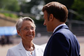 Remaniement : Elisabeth Borne s'entretiendra vendredi avec Emmanuel Macron