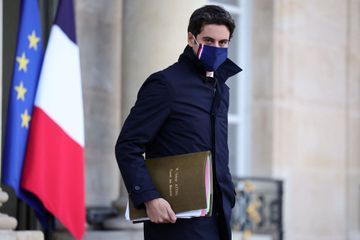 Selon Gabriel Attal, il n'est pas encore temps pour Macron d'entrer en campagne