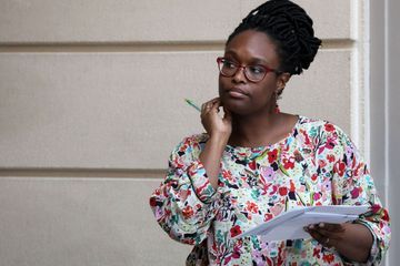 Sibeth Ndiaye salue les salariés qui vont travailler 