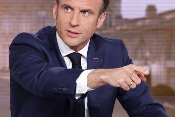 Sur TF1, Emmanuel Macron de gauche à droite