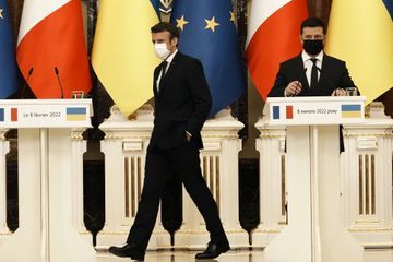 Zelensky estime que Macron essaye de dialoguer avec Poutine «en vain»