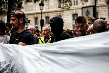 Moins de 8000 hospitalisés en France, les anti-passes moins nombreux... le point sur le coronavirus