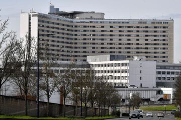 Coronavirus : le patient hospitalisé à Bordeaux est sorti guéri de l'hôpital