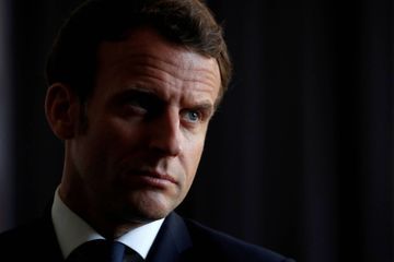 Coronavirus : Macron rend une visite surprise au controversé professeur Raoult