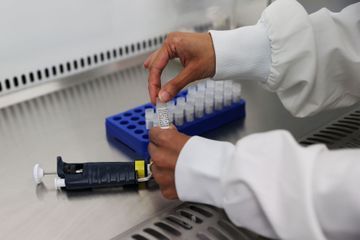 Coronavirus : Pas de vaccin avant 18 mois, prévient Frédérique Vidal