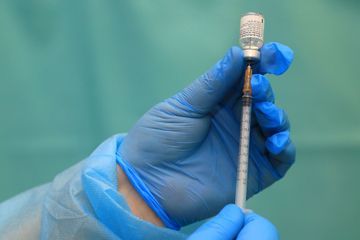 L'efficacité maximale du vaccin BioNTech est non garantie si la deuxième injection est retardée