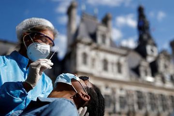 Covid-19 : cinq graphiques pour visualiser la reprise de l'épidémie en France