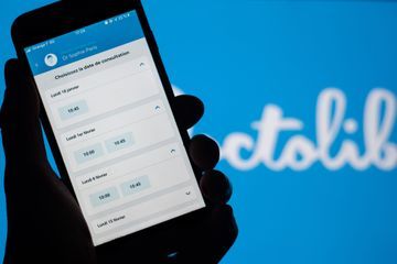 Covid-19: Mélenchon critique, Doctolib réplique