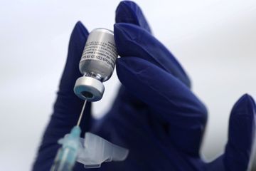 Covid-19 : Pfizer préconise une troisième dose