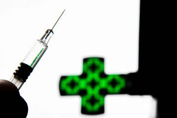 Covid- 19 : Pharmaciens, infirmiers et sages-femmes autorisés à vacciner