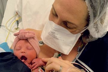 Bébé né après une greffe de l'utérus : nos reporters ont rencontré les héros de cette aventure humaine