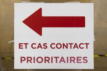 La France vire au rouge, des voyageurs refoulés par le Canada... le point sur le coronavirus