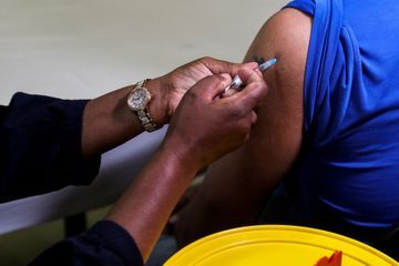 Le vaccin Pfizer protège à 70% des cas graves d'Omicron, annonce l'Afrique du Sud