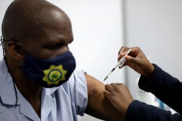 Moins de 1000 patients en soins critiques en France, record de cas en Afrique... le point sur le coronavirus