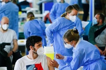 Moins de 5000 patients en réa, fin du contrat entre l'UE et AstraZeneca... le point sur le coronavirus