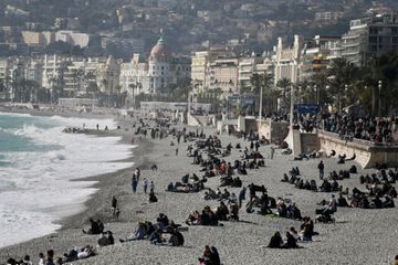 Nouveau tour de vis attendu à Nice, triste bilan aux Etats-Unis... le point sur le coronavirus