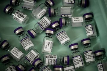 «Omicron» : Isolement pour les cas contact, même vaccinés