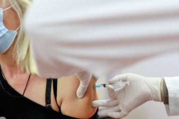 Paris en sursis, vers une production du vaccin russe en Europe... le point sur le coronavirus