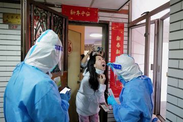 Record en Chine, hausse en France... le point sur le coronavirus