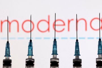 Une version du vaccin Moderna ciblant Omicron approuvée au Royaume-Uni