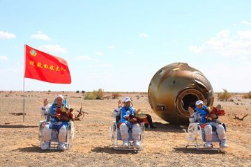 Retour sur Terre des premiers astronautes de la station spatiale chinoise