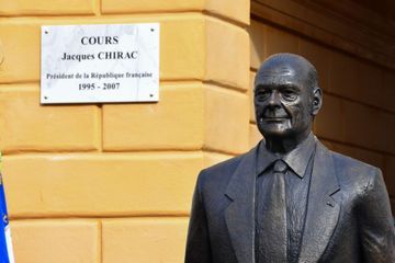A Nice, la statue de Jacques Chirac, tout juste inaugurée, déjà vandalisée